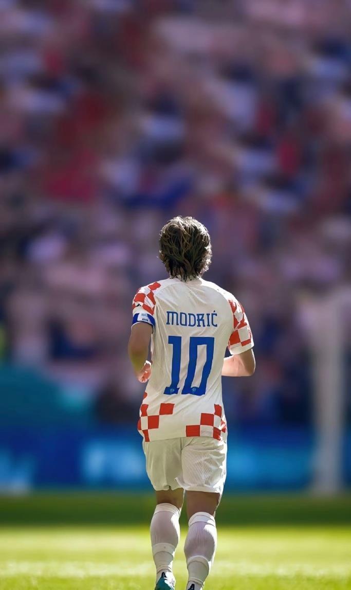 欧洲最佳球员被誉为足球传奇的简单介绍