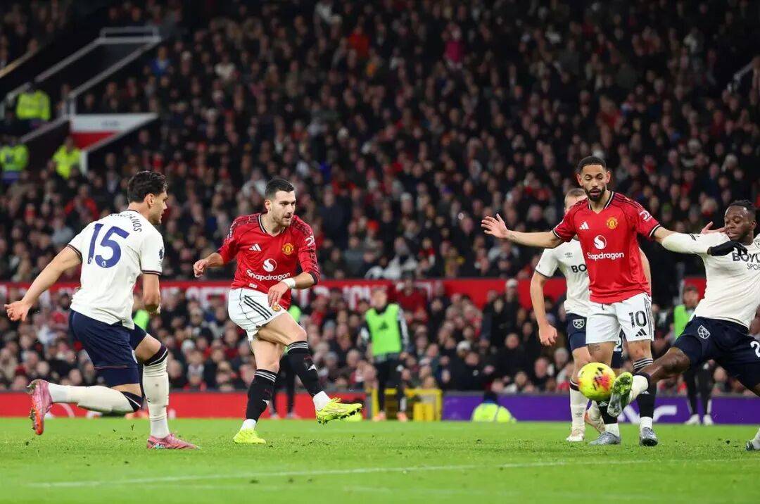 九游新闻-关于曼联主力伤愈复出，全队战力大增的信息